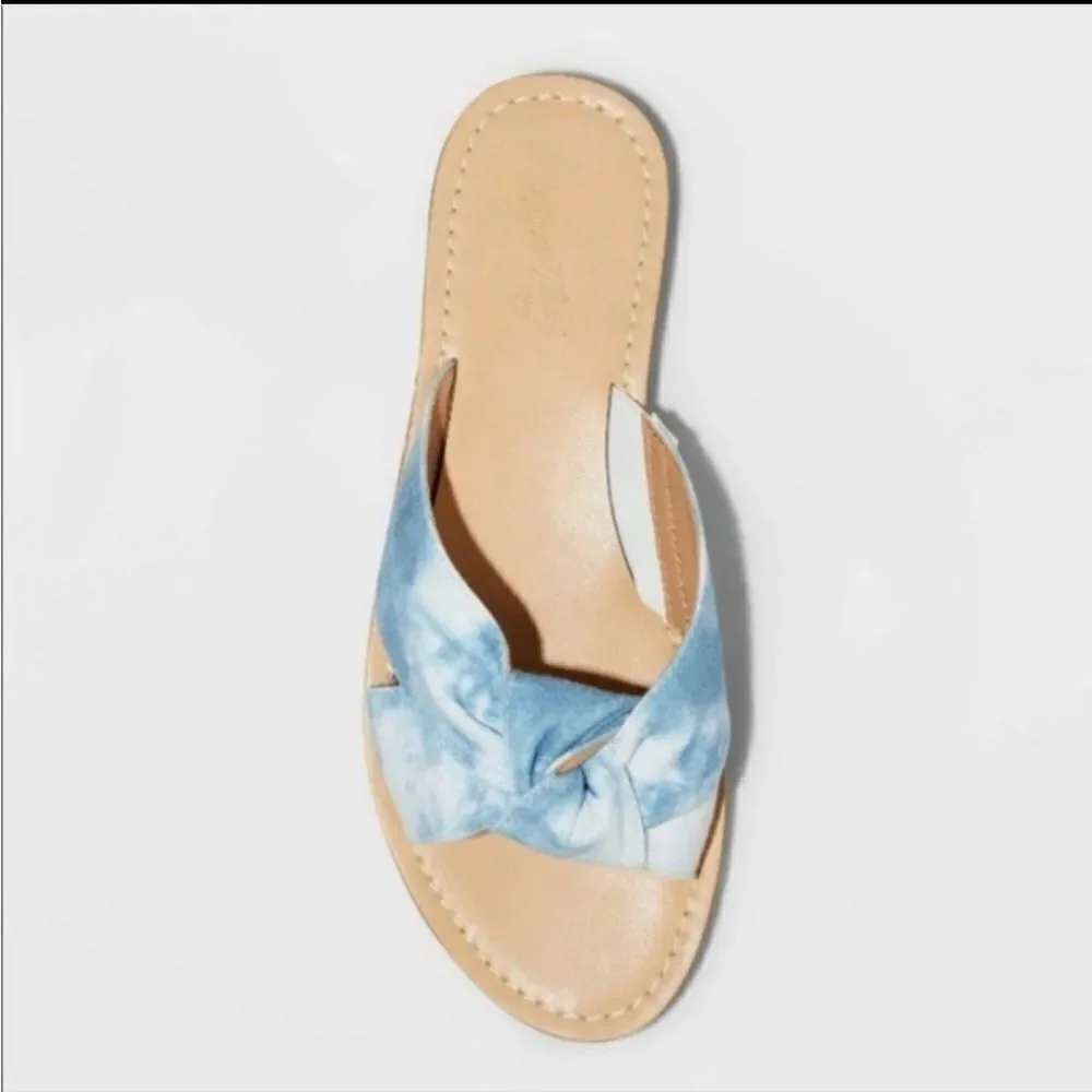 Women's Universal Thread Blue Melody Sandals .Size 11 Flats